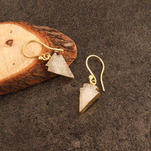 Pendientes con forma de punta de flecha de azúcar blanco Natural, joyería fina con gancho colgante, bañado en oro - Product Image 3