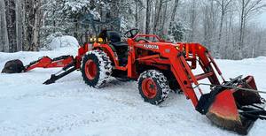 Achetez un tracteur Kubota M7060 de 70 CV à transmission par engrenages, tracteur utilitaire agricole avec pelle avant pour les travaux sur le terrain et en cour. - Product Image 2