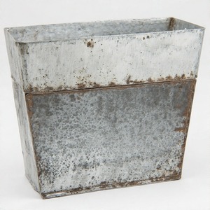 Maceta galvanizada ovalada WornHarvest con acabado rural clásico para jardín doméstico maceta de metal antigua para uso decorativo - Product Image 1