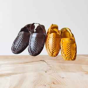 Chanclas Kolapuri Chappal elegantes para hombre, zapatillas de Kolhapuri cómodas Kolhapuri Chappal para hombre - Product Image 1