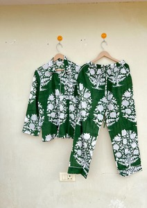 ชุดนอนผ้าคอตตอนสำหรับผู้หญิงชุดนอนผ้านุ่มใส่ในฤดูร้อนชุดใส่นอนลายดอกไม้สไตล์อินเดียทำมือชุดใส่อยู่บ้านชุดเพื่อนเจ้าสาวพร้อมเป็นของขวัญ - Product Image 2