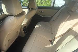 Vehículo con Volante a la Izquierda |   CONDUCCIÓN DERECHA |   BMW 330I SEDÁN TURBO DE 4 CILINDROS 2021 - Product Image 3