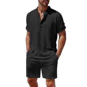 Ropa de playa informal de lino de 2 piezas para hombre, traje de verano transpirable con camiseta Henley de manga corta y pantalones cortos con logotipo en la parte delantera - Product Image 2