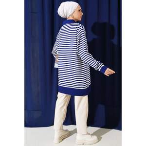 เสื้อถักลายทางแนวนอนคอปกสีน้ำเงินเข้ม - Product Image 1