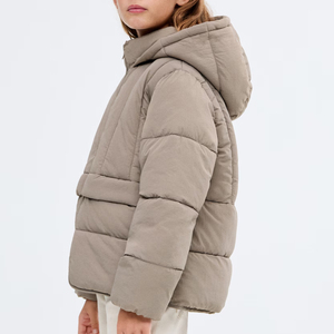 Blousons matelassés de haute qualité pour filles, logo personnalisé OEM, impression à bas prix, tenues tendance pour l'hiver, tissu respirant - Product Image 2