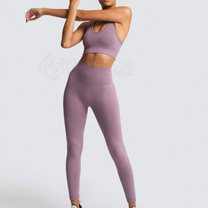 Ensemble de yoga style fashion, design sans coutures, ensemble de yoga extensible et doux pour la gym et les vêtements de sport - Product Image 2