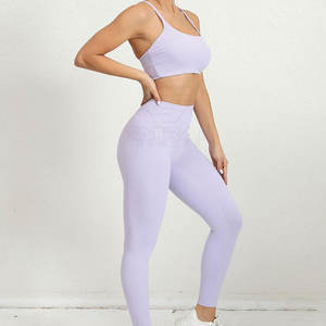 Conjunto Deportivo de 3 Piezas de Algodón Transpirable con Logotipo Personalizado para Mujer - Color Sólido de Alta Calidad - Product Image 4