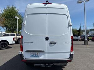 VENTES À L'ENCHÈRE CHAUDES : Camionnette d'occasion 2025 S-p-r-i-n-t-e-r C-a-r-g-o 2500 144 RWD à vendre - Product Image 6