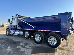 Camion à benne basculante Freightliner Cascadia d'occasion, prêt à travailler, modèle 2018, à vendre - Product Image 3