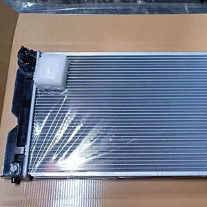 Radiateurs de voiture avec échangeur de chaleur en stock à vendre - Product Image 5