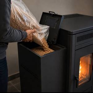 Granulés de bois de qualité supérieure pour système de chauffage, forme bâton, combustible naturel en sac, faible teneur en cendres (0,28%) et faible humidité (3%) - Product Image 1