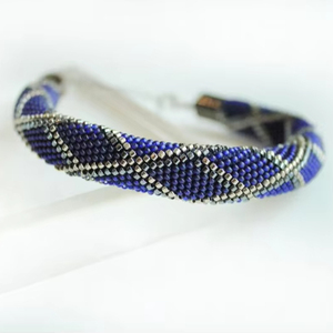 Brazalete de abeja con cuentas hecho a mano-Brazalete para mujeres y niñas - Product Image 1