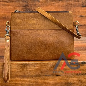 Fabricant de luxe personnalisé pleine fleur en cuir véritable bracelet sac à bandoulière pour femmes en cuir de vache élégant Mini pochette sac à main - Product Image 1