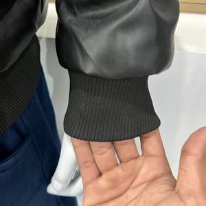 Chaqueta acolchada negra de doble cara hecha a medida 100% calidad superior servicio OEM al por mayor chaqueta acolchada con logotipo personalizado - Product Image 3