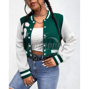 Vente en gros de veste universitaire recadrée de style vintage pour femmes avec logo personnalisé nouvelle veste en cuir brodée à la mode pour la saison en plein air - Product Image 1