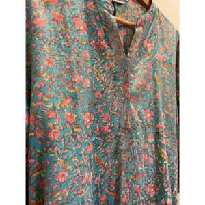 Chemise en Chiffon Imprimé Floral Forêt Liberty, Respirante, Viscose, Élément de Mode Bois de Santal - Product Image 2