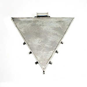 Pendentif triangulaire en argent sterling 925 avec dieu hindou et breloque religieuse faite à la main avec placage rhodium et platine - Product Image 5