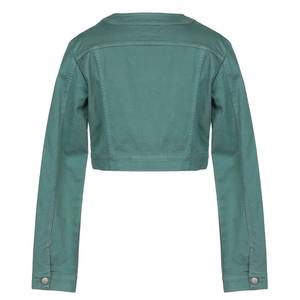 Elegante chaqueta vaquera personalizable para mujer con ribete de piel acogedor y aspecto desgastado para el invierno - Product Image 6