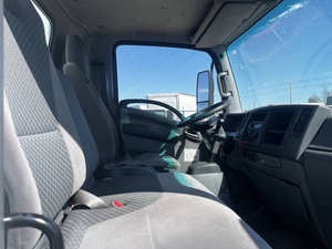 Isuzu NP-R LHD d'occasion, année 2013 - Product Image 2