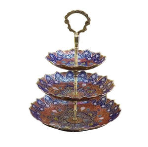 Frutero de latón de tres niveles hecho a mano de alta calidad con hermoso grabado multicolor y acabado pulido para uso en la cocina - Product Image 3