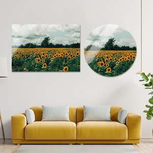 Impresión en lienzo de elegante campo de girasoles: obra de arte paisajística vibrante, vidrio circular - Product Image 1