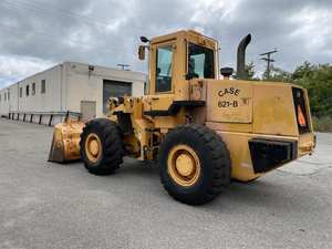 Chargeur sur pneus Case 621B 1999-Chargeur de taille moyenne éprouvé et durable - Product Image 3