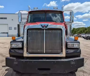 Camión Semirremolque Usado Western Star 4900 Tri Axle 2018 en Perfectas Condiciones - Camión con Dormitorio de Techo Elevado en Venta - Product Image 5