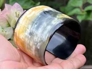 Bracelet en corne de buffle fait main pour femmes, nouveau design avec un look élégant pour les mariages - Product Image 2