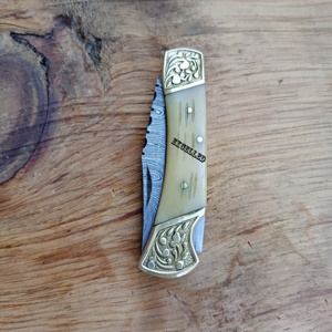 Couteau pliant multifonctionnel damas fait à la main avec poignée en os couteaux de poche avec gaine en cuir - Product Image 2