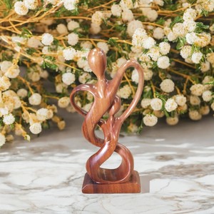 Sculpture en bois de teck de haute qualité faite à la main 'Connection', surface polie à la main, art d'exposition, sculpture gravée, artisanat de table - Product Image 2