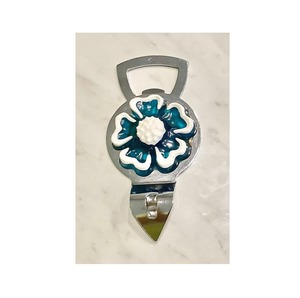 Elegante abrebotellas de resina de primera calidad con acabado suave, perfecto para cocinas rústicas y necesidades de organización de bares modernos para el hogar - Product Image 1