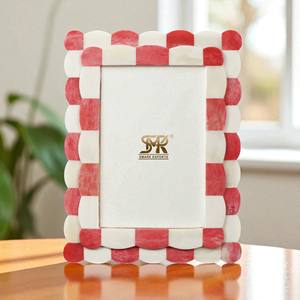 Mosaico de Hueso con Incrustaciones en Rojo y Blanco Vibrante para Marcos de Fotos Artísticos Hechos a Mano, Personalizable, Elegante y Decorativo para el Hogar Moderno - Product Image 1