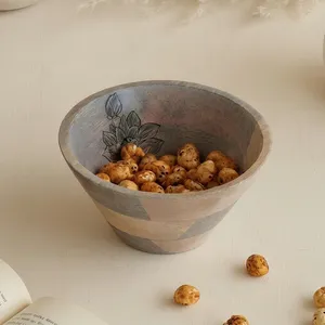 Bol en bois d'acacia et de manguier fait main avec motif floral gravé, style minimaliste, idéal pour les fêtes, les fruits et les collations, parfait pour offrir - Product Image 4