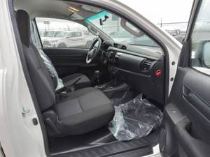 Toyota Hilux Revo 2023 Usada, Económica y en Excelente Estado, Cabina Simple, Paquete de Seguridad, Motor 2.4L Turbo Diésel, Lista para Enviar - Product Image 3