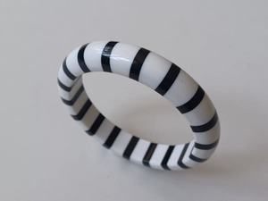 Bracelet élégant en résine fait main | Bijoux pour femmes élégantes Accessoire de mode unique Bracelet en résine léger et durable - Product Image 3