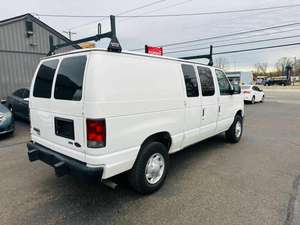 Fourgon Ford E-Series E-250 2024, manuel, turbo diesel, sièges en cuir, intérieur foncé, conduite à gauche - Product Image 6