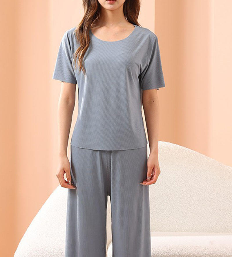 Bleu des femmes [vêtements de maison sans couture]