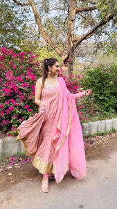 Diseñador Party Wear Faux Georgette Top Bottom & Dupatta Set con bordado Secuencia Trabajo con Pal Moti & Real Mirror Hand Work - Product Image 2