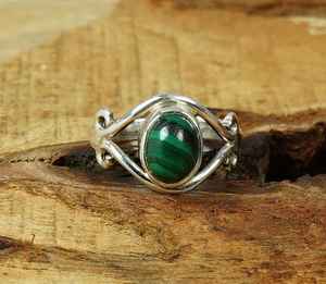 Bague en argent sterling 925 avec malachite verte, pierre précieuse ovale faite à la main, bijoux bohèmes, bague élégante, taille américaine 6 - Product Image 2