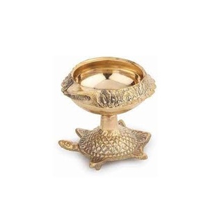 Latón Kuber Diya Venta al por mayor Aceite de latón indio Diya para Pooja Religioso Más vendido para el hogar y el templo Diseño moderno - Product Image 5
