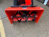 Souffleuse à neige en vente, souffleuse à neige à essence 13HP, 337cc, souffleuse à neige à deux étages, état parfait, 11 heures d'utilisation !
