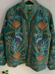 Chaqueta Suzani de algodón 100% con decoración bordada teñida transpirable ecológica y antiarrugas para las estaciones de primavera invierno - Product Image 2