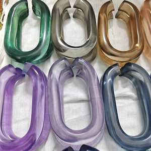 Chaînes en résine époxy artistique personnalisées, décorations murales multiples pour séparateur de pièce personnalisé, toutes les couleurs disponibles - Product Image 1