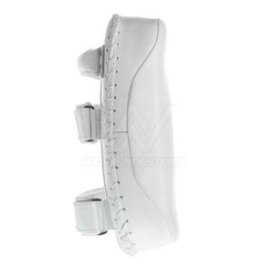 Coussinets de Muay Thai légers et confortables avec mousse absorbant les chocs, surface en cuir durable et sangles sécurisées - Product Image 4