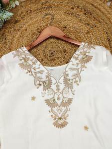 Kurti Churidar Bottom Dupatta en viscose de soie de haute qualité, brodé, design ethnique moderne, décontracté, pour soirée, pour femmes, long - Product Image 4