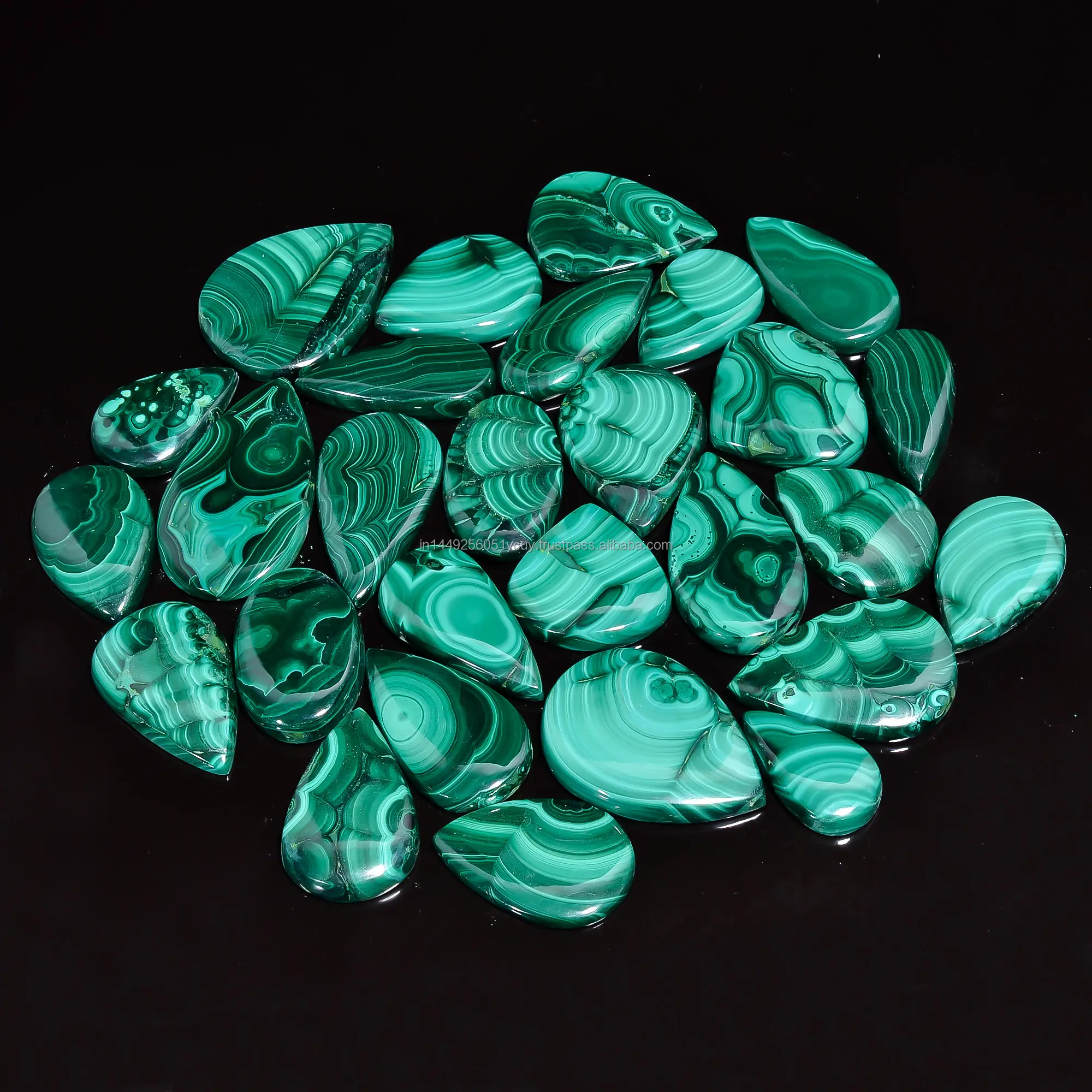 Lotto all'ingrosso di pietre preziose a forma di pera di Malachite verde lucido con retro piatto Cabochon di Malachite a goccia verde