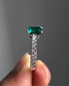 Anillo de Compromiso de Oro Sólido de 14K con Circonita Cúbica de Corte Esmeralda y Adorno Lateral de Esmeralda, Joyería de Moda, Regalo de Aniversario de Bodas para Esposa - Product Image 5