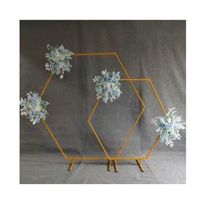 Soporte de Flores Hexagonal de Hierro Color Dorado de Diseño, Fondo Decorativo de Tamaño Personalizado de la India - Product Image 1