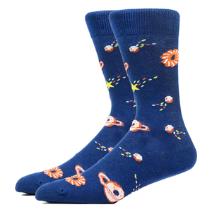 Calcetines deportivos personalizados de alta calidad para hombre, nuevo diseño con estampado de moda, altura de la tripulación, logotipo inferior, técnicas de punto para la temporada de otoño - Product Image 4