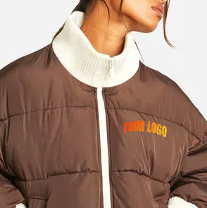 Chaqueta de Invierno Extra Grande para Mujer Americana con Relleno de Algodón, Chaqueta Corta Acolchada para Exteriores con Cuello en Contraste - Product Image 5